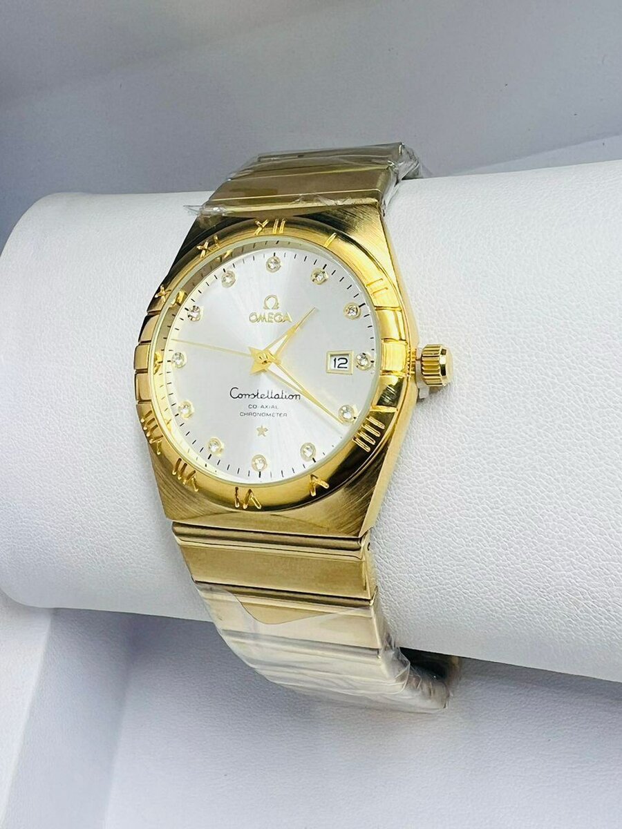 Montre de luxe disponible ici