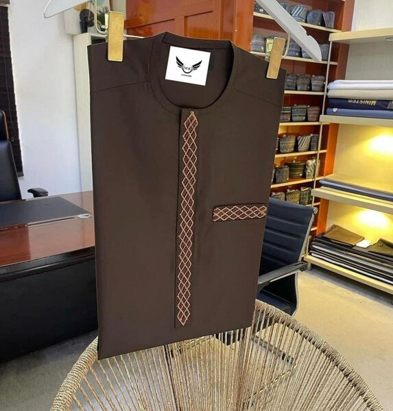 Spécialisée en tuniques hommes