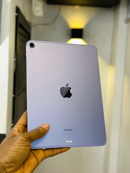 2021 ipad air 5th gen. M1 256gb wi-fi + cellular
