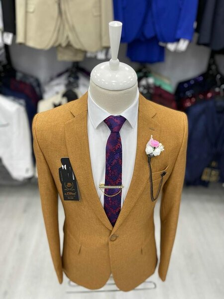 Costume classique jaune