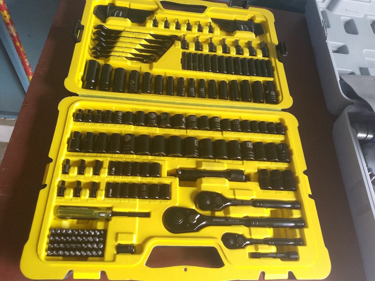 183 Stanley tools set