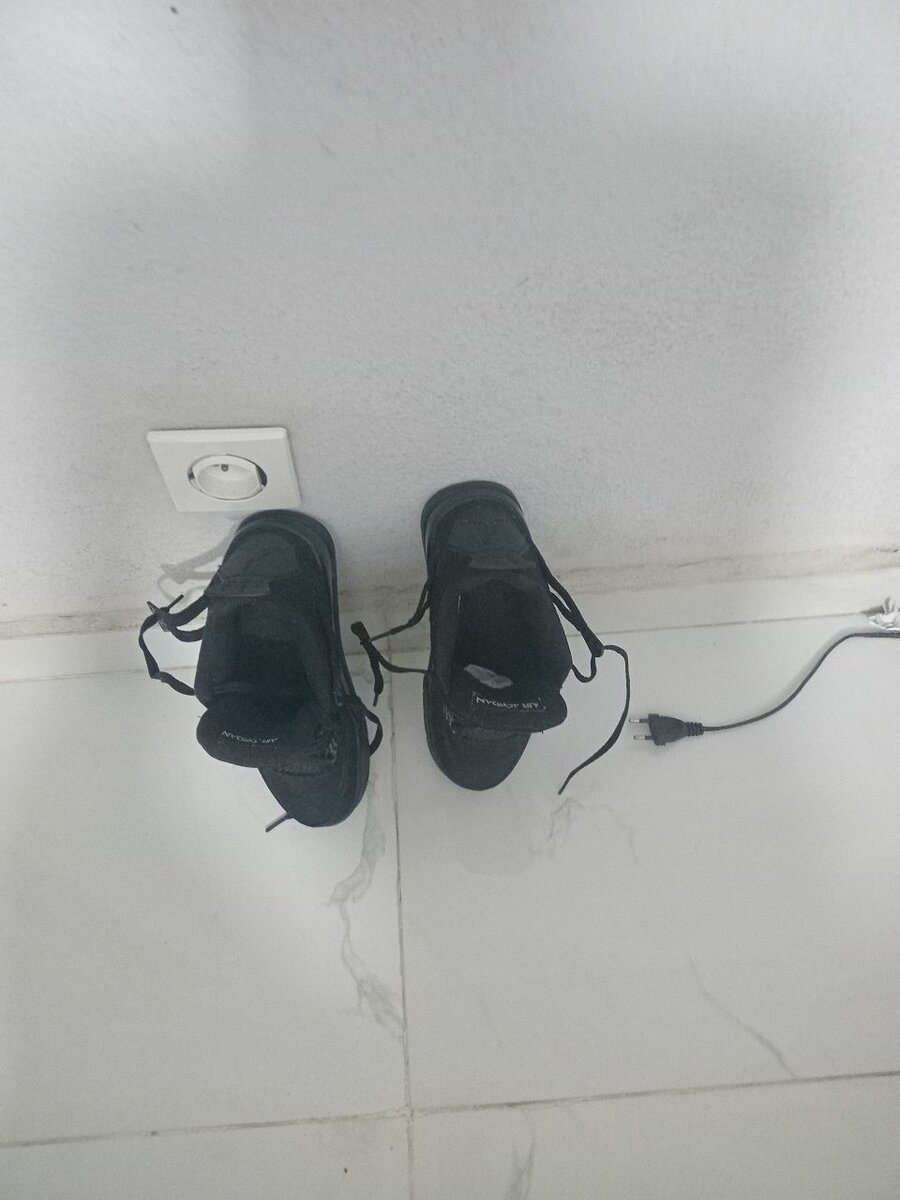 Sneakers noirs unisexes élégants