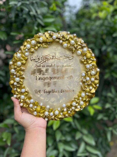 Resin plate