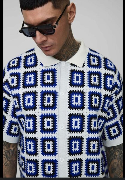 Chemise en crochet géométrique