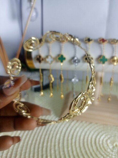 Bracelet doré artisanal élégant