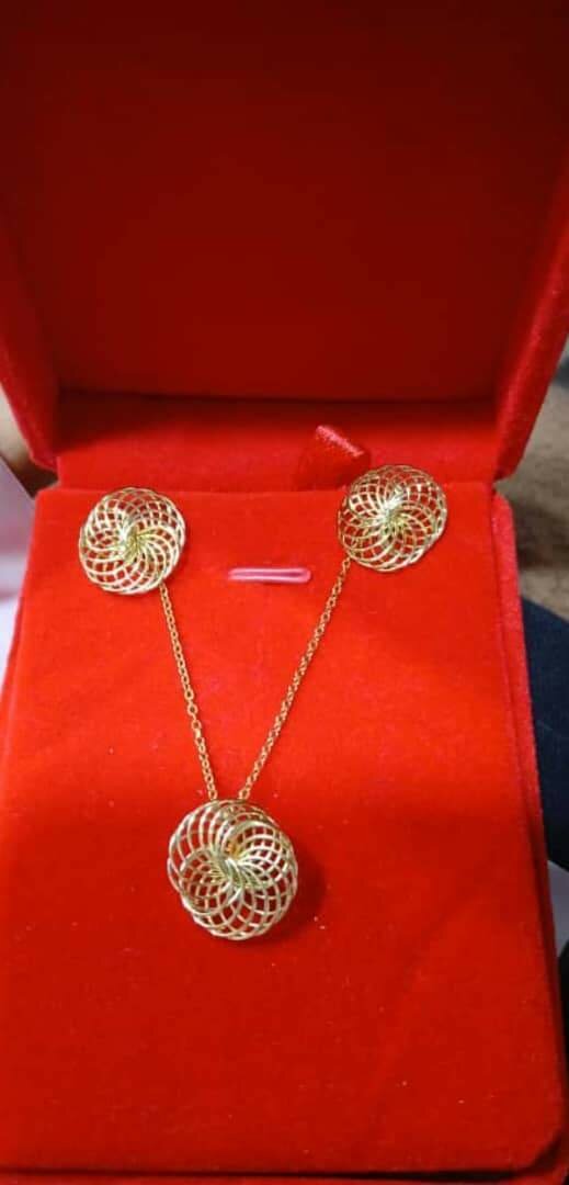 Parure bijoux élégante