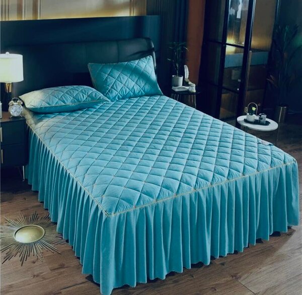 Bedroom set: waterproof quilted bedspread + pillowcases 2pcs