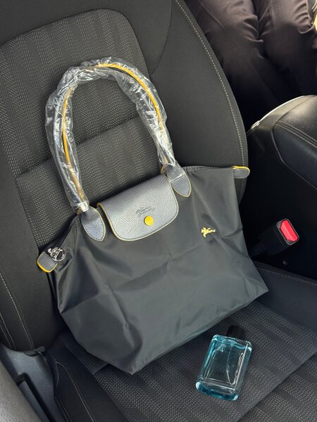 Sac à main en nylon élégant