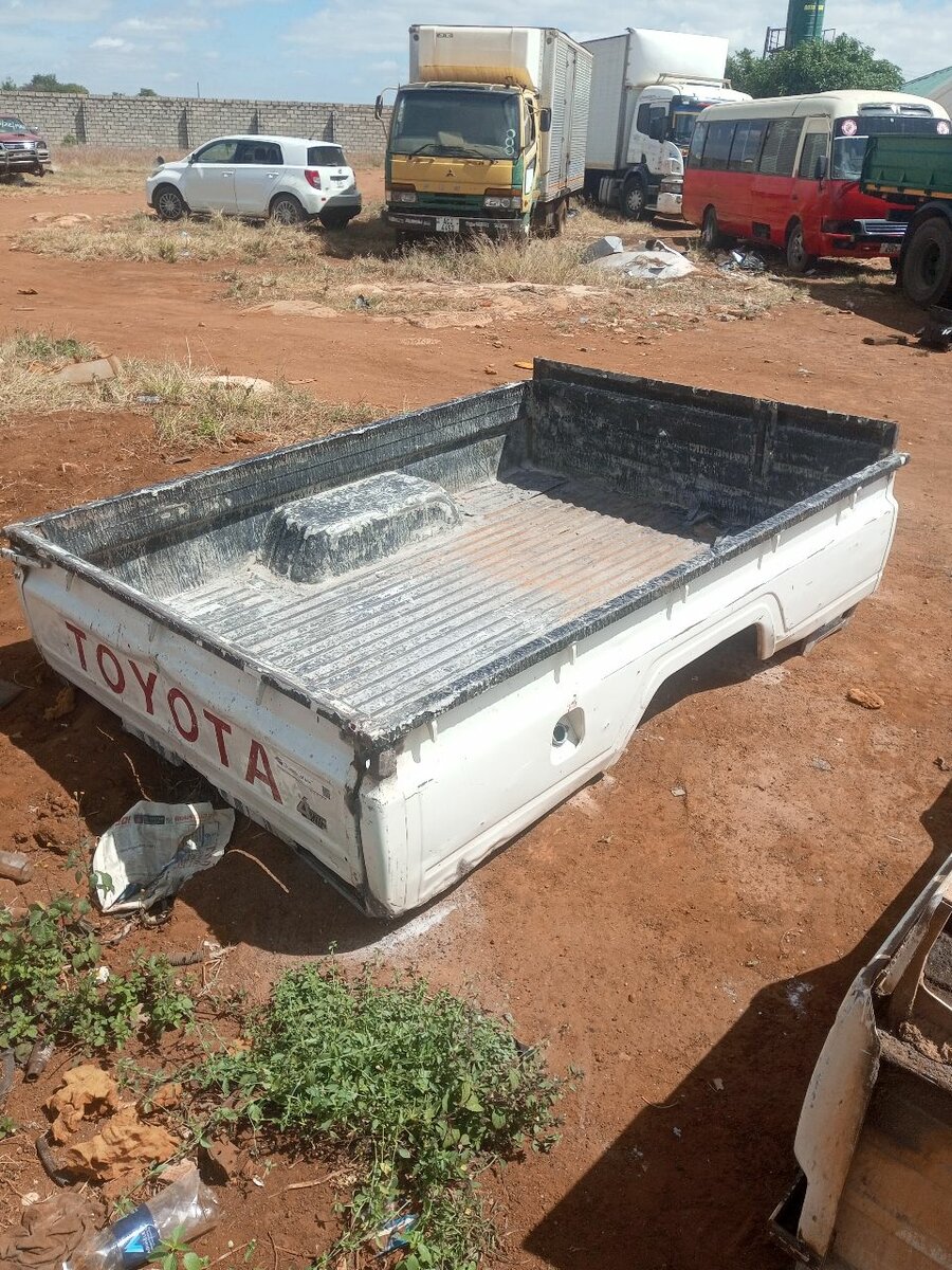 Land Cruiser 79 load bin