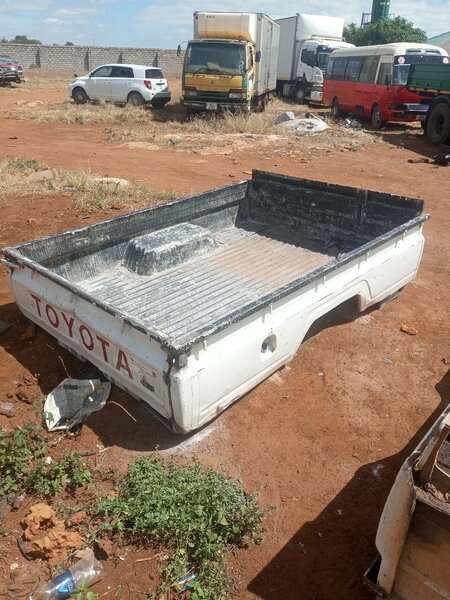 Land Cruiser 79 load bin