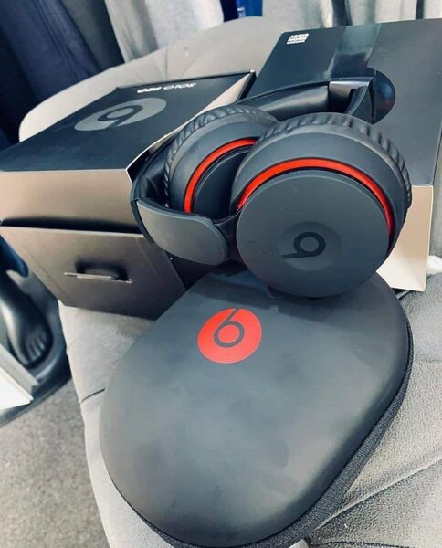 Beats Solo pro wireless Headset