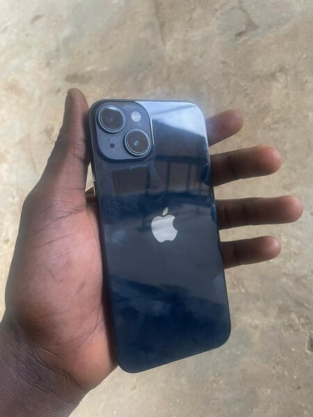 iPhone 14 Noir Élégant