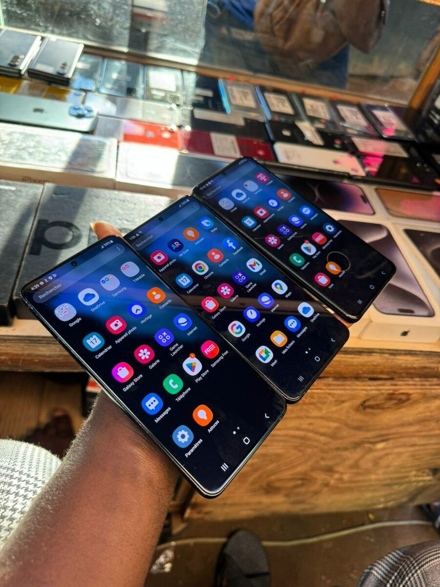 Galaxy s21 plus 128/8 giga ram 210.000f