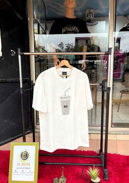 T-shirt blanc imprimé boisson