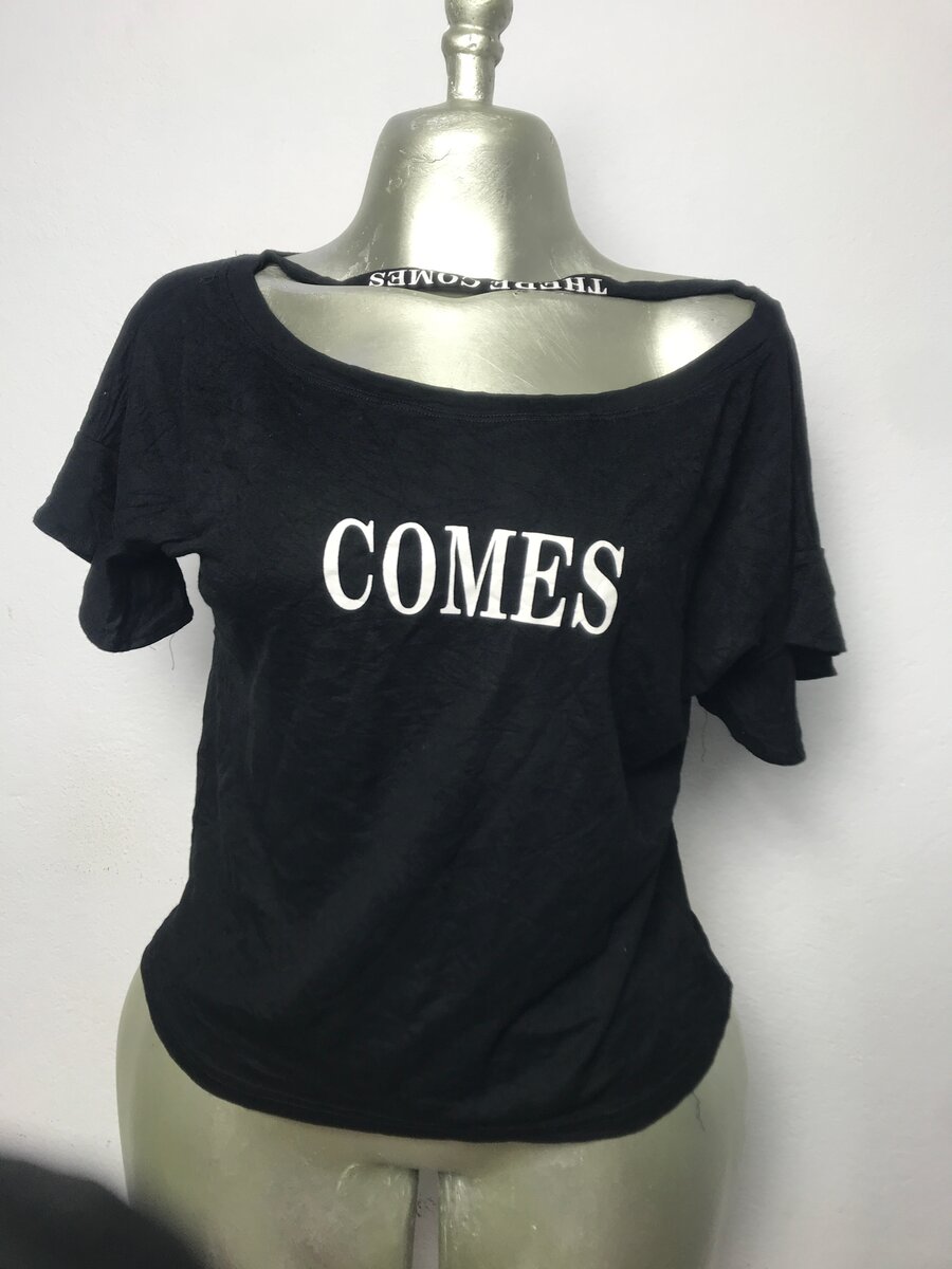 T-shirt noir femme "COMES"