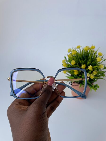 Square shaped glasses