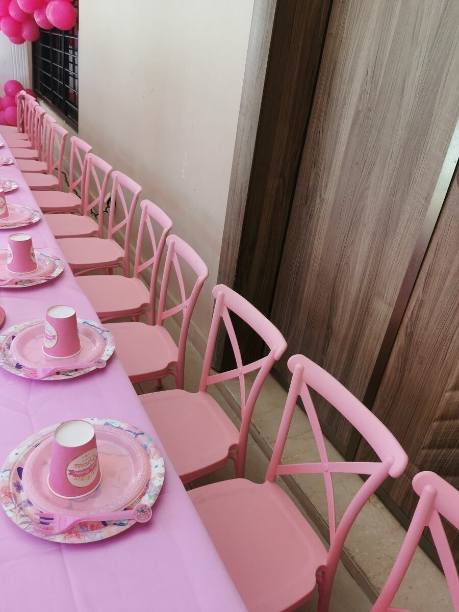 Chaises élégantes pour réceptions