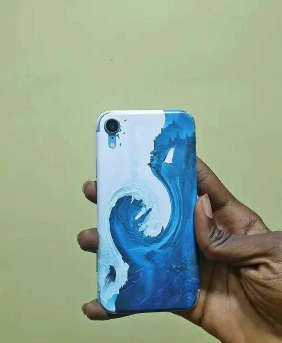 iPhone avec coque artistique