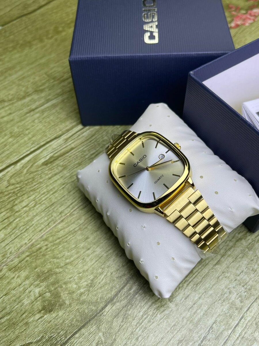 Montre Casio Dorée Élégante