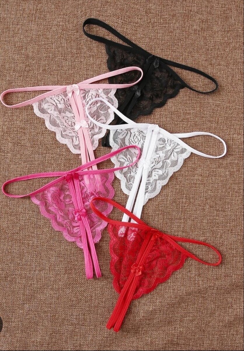 Ensemble de strings en dentelle