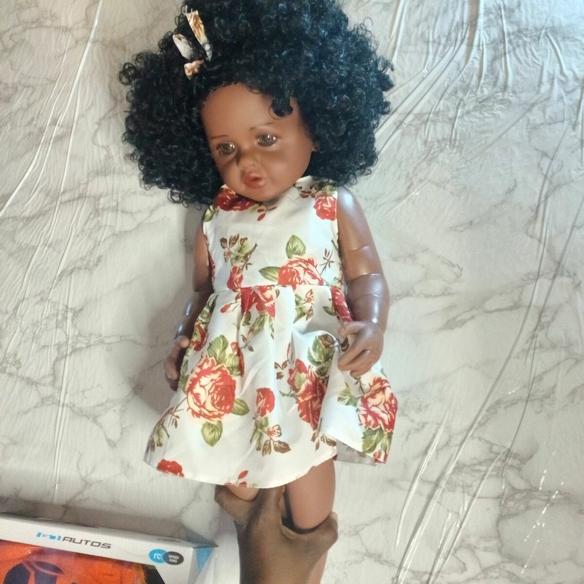 Poupée fillette fleurie