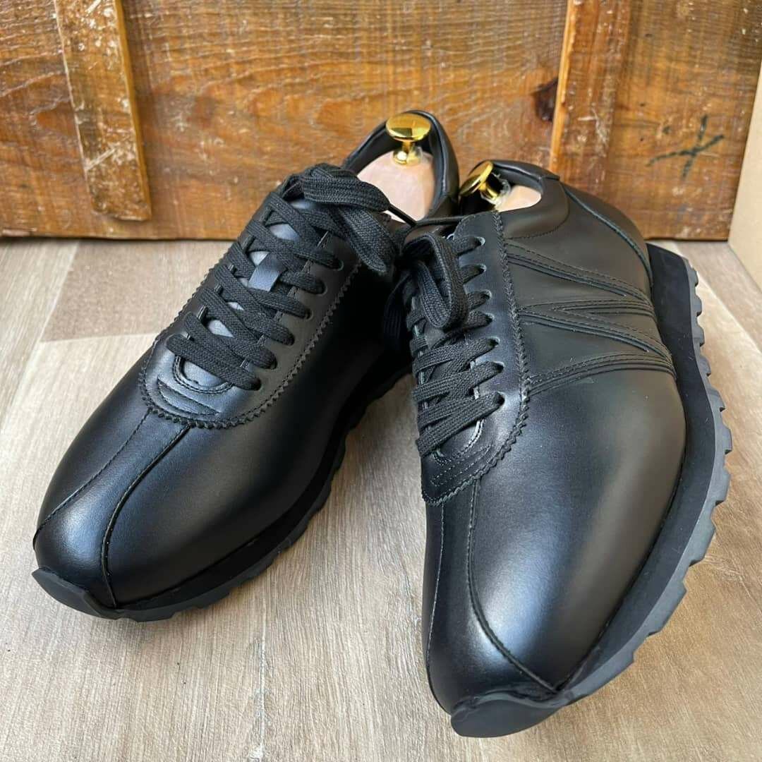 Chaussure en cuir véritable