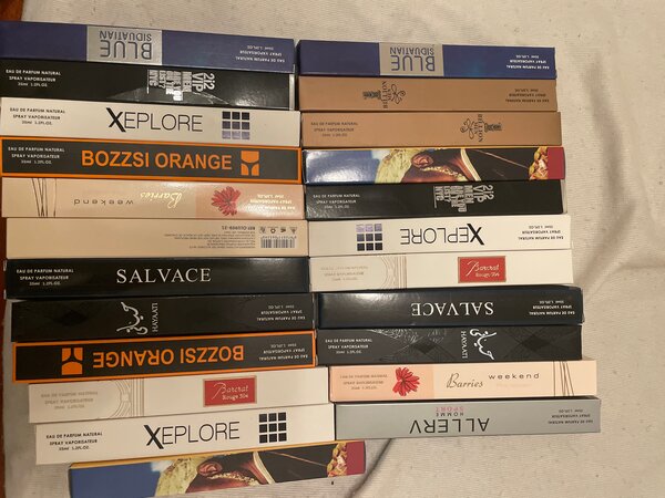 Parfums Miniatures Élégants