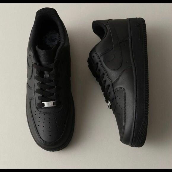 Nike Air Force 1 (Black)