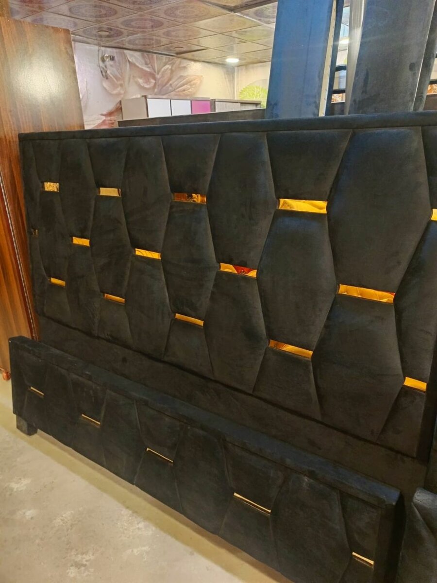 Poshish Bed