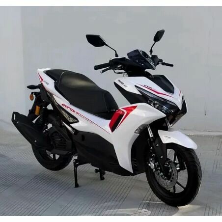 Scooter sport élégant blanc