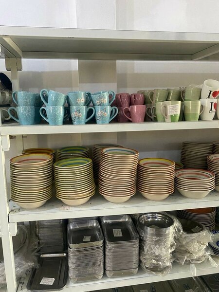 Plates and mugs