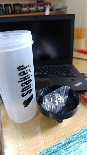 Sports shaker bottle