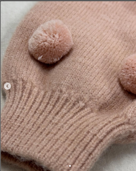 Нежно розовая кофточка