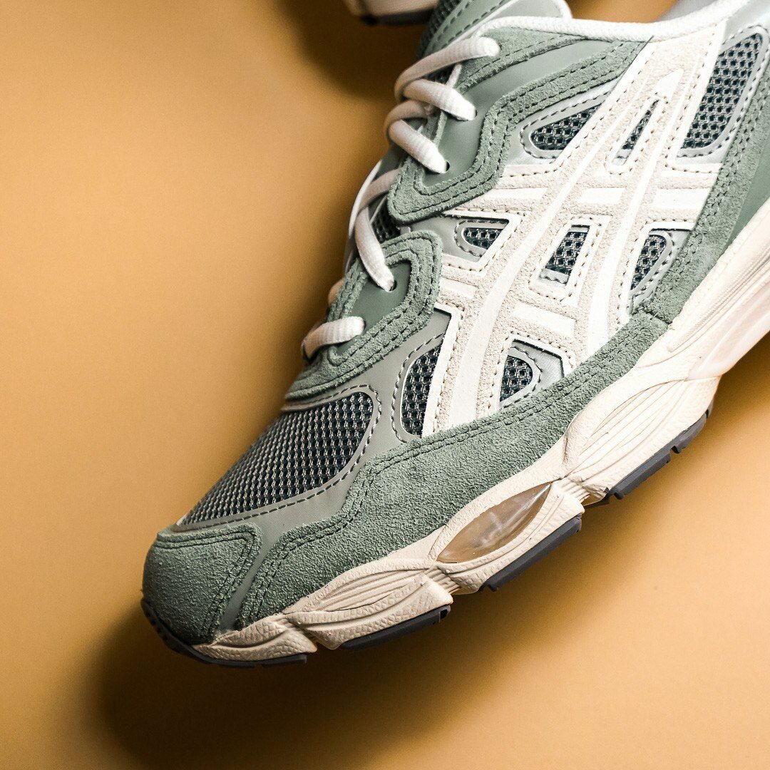 Baskets ASICS Vertes