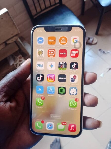 Smartphone réplique moderne