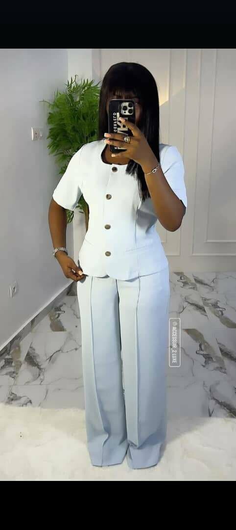 Tailleur pantalons élégants