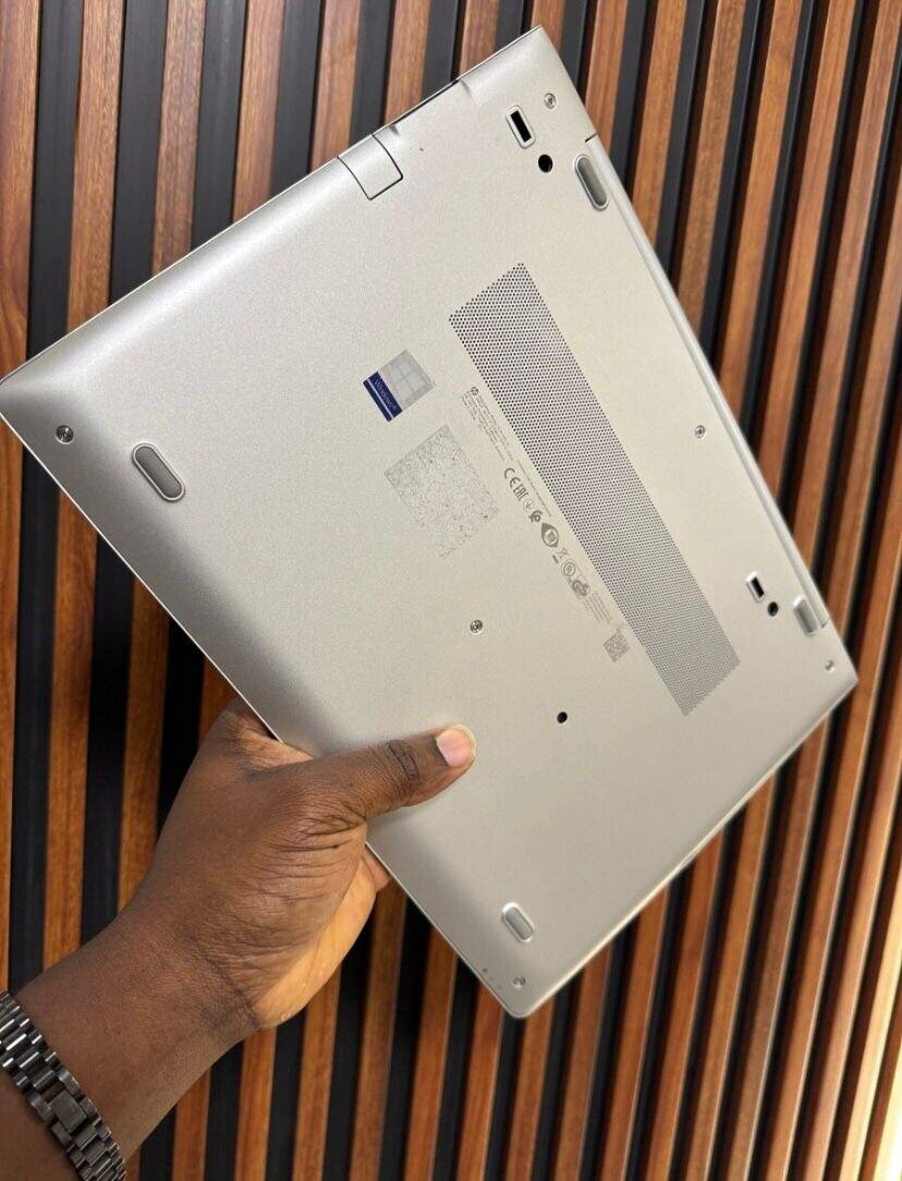 Hp laptop 8gb 612gig