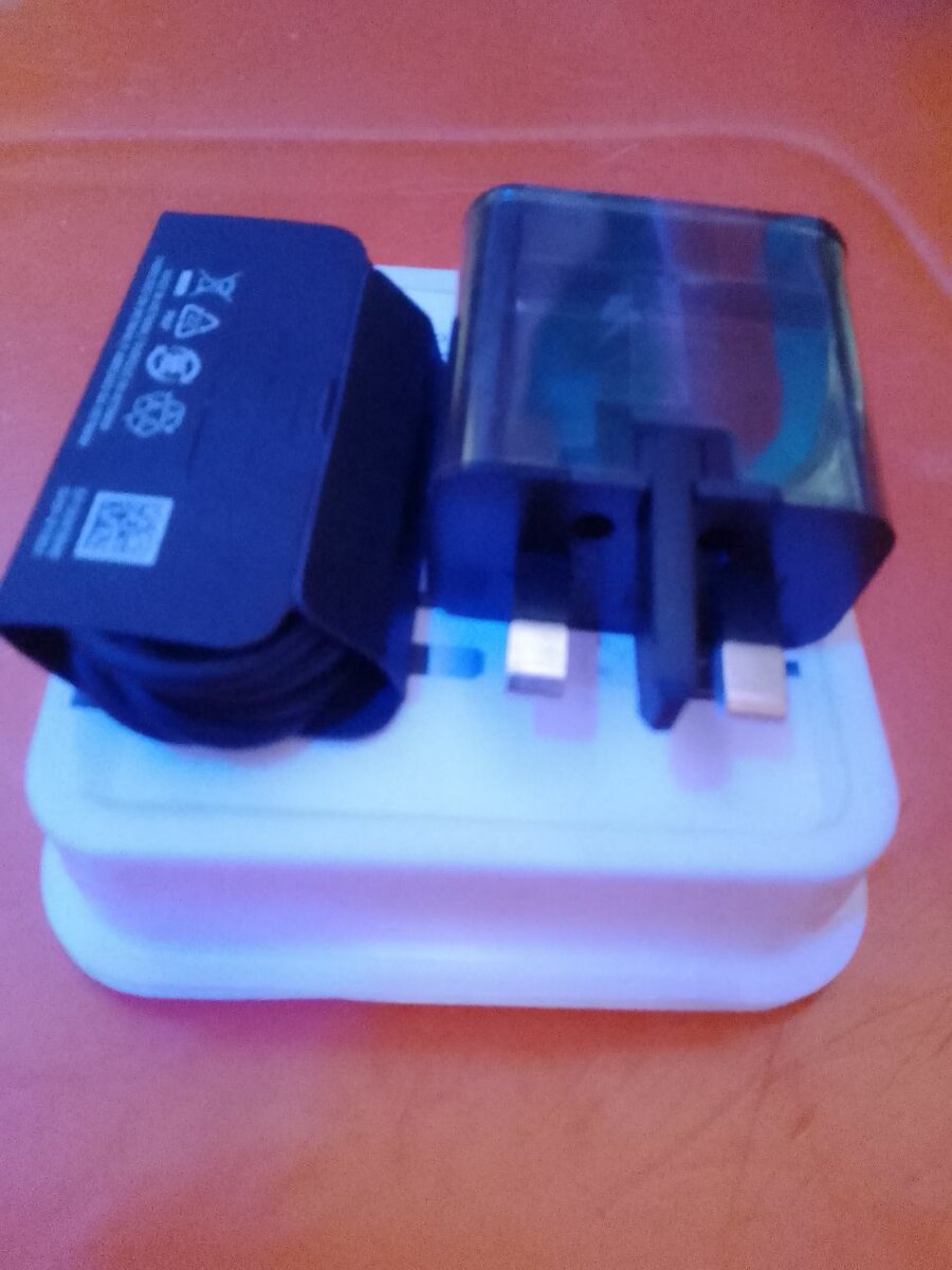 Original SAMSUNG CHARGER