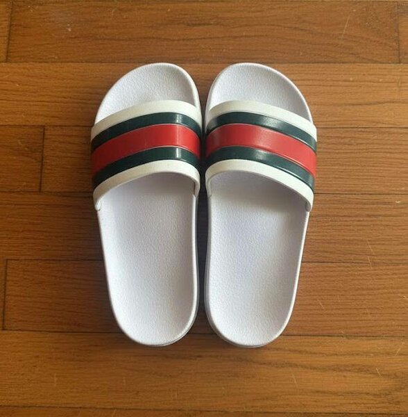 Claquettes unisexes tendance