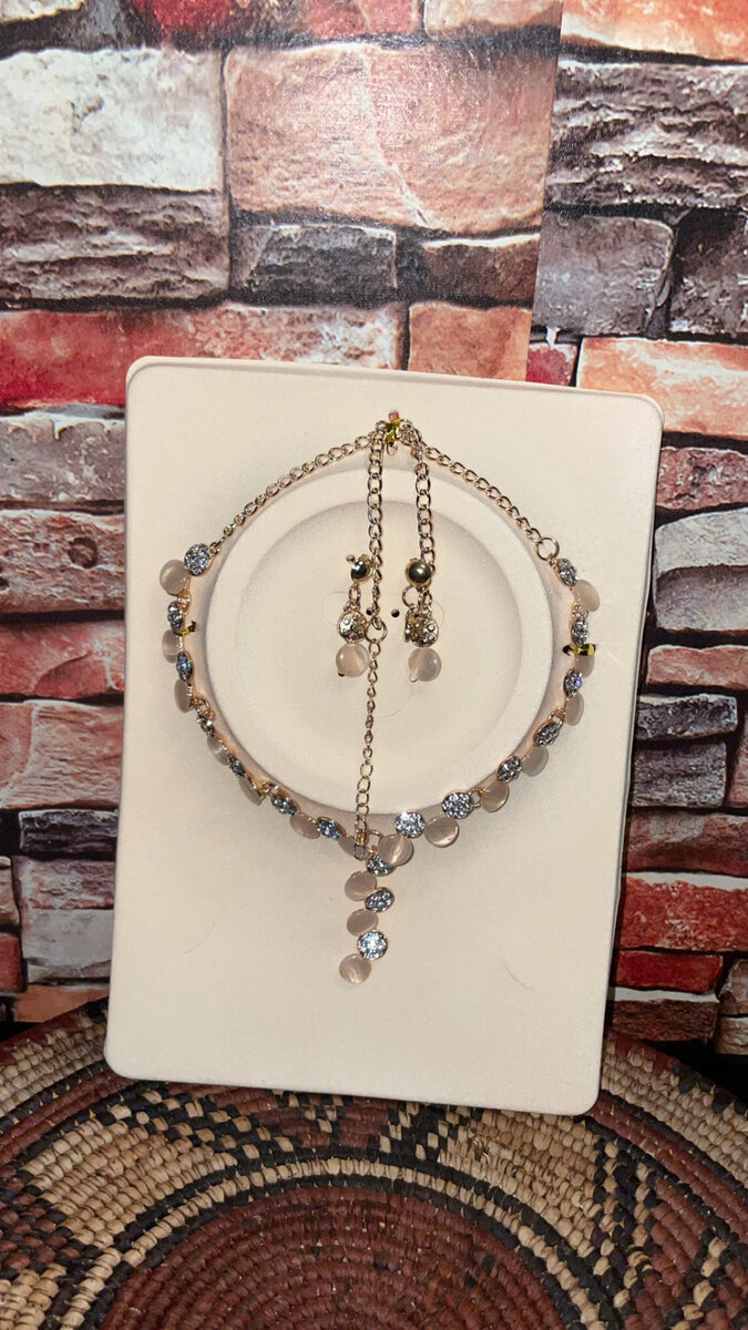 Collier et Boucles en Ensemble Chic