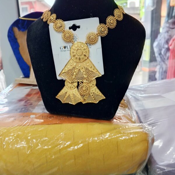 Collier Ethnique Doré