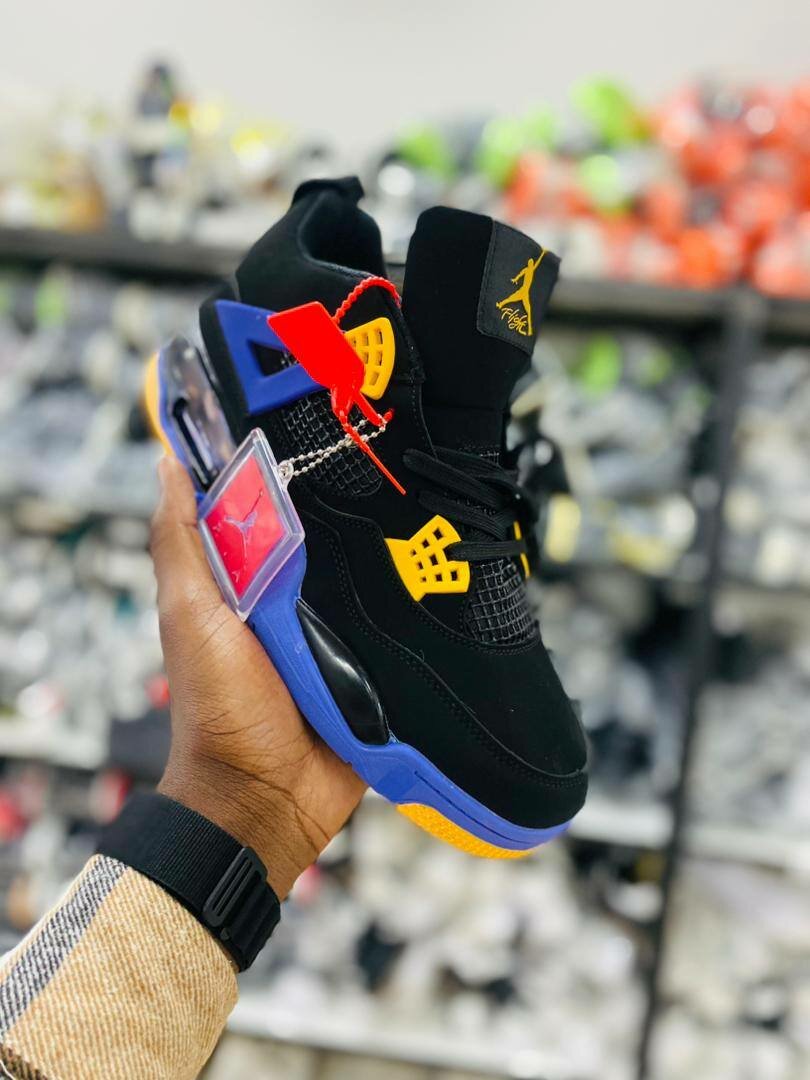 JORDAN 4