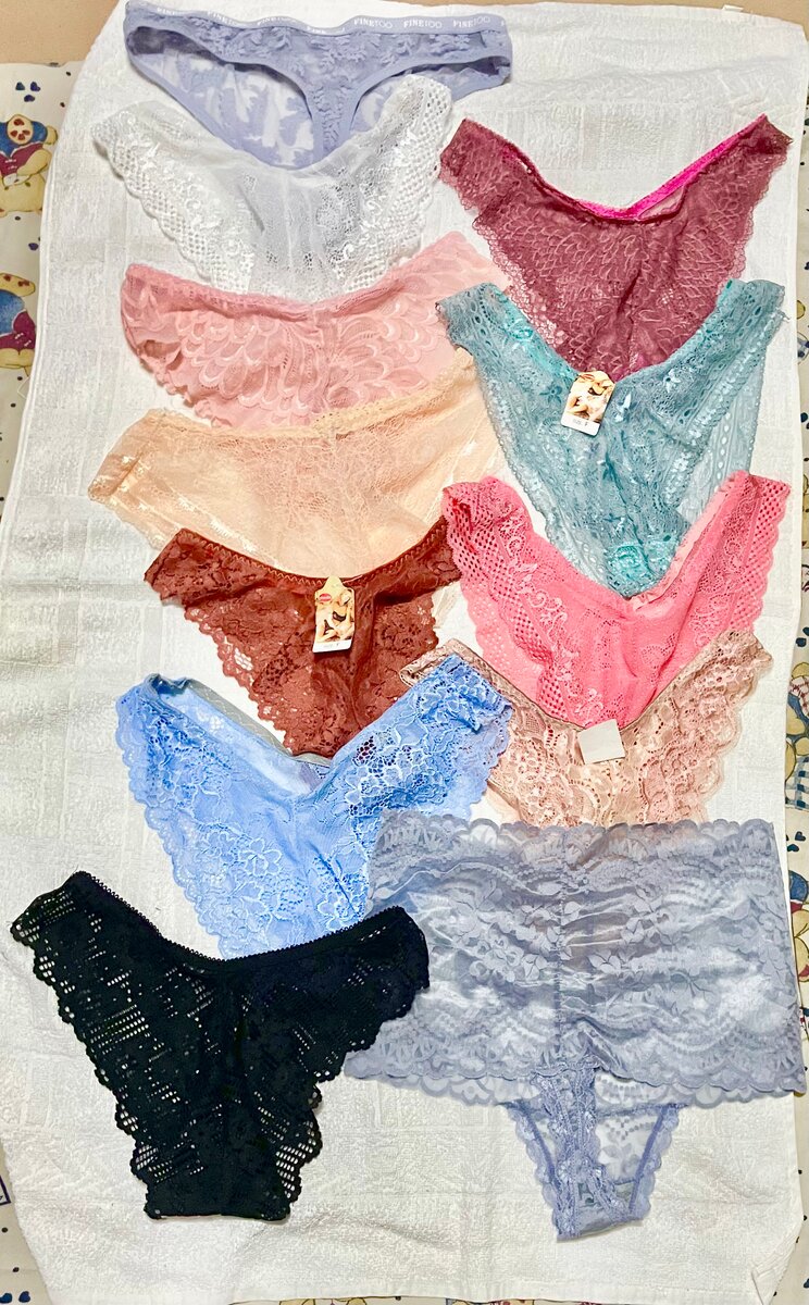 Culottes en dentelle colorées