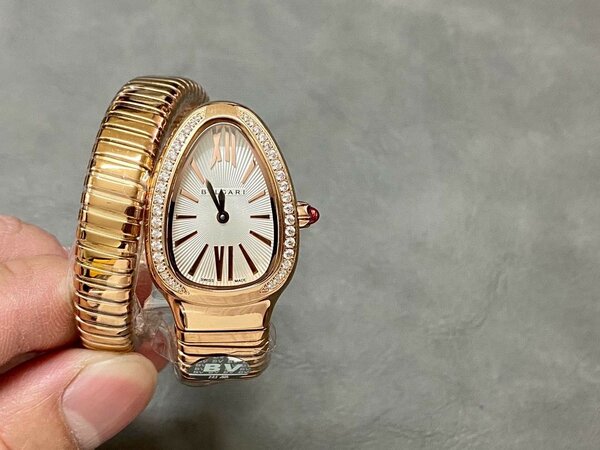 Bvlgari serpenti watch