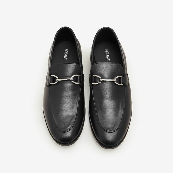 Dress shoes