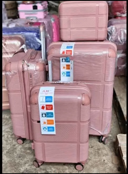 Set de valises rigides 4 pièces