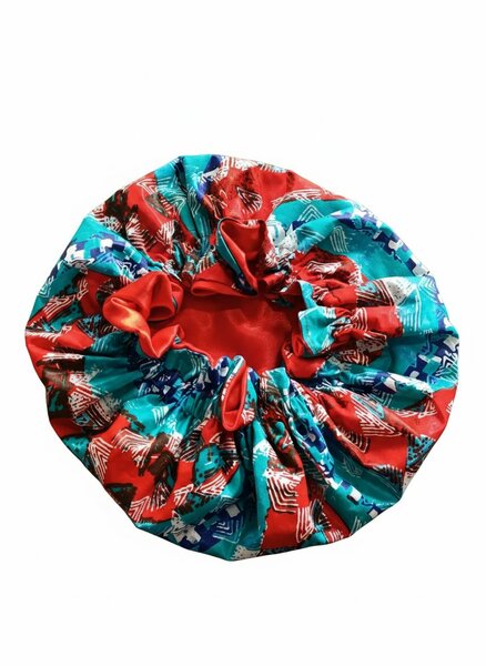 Bonnets en satin colorés