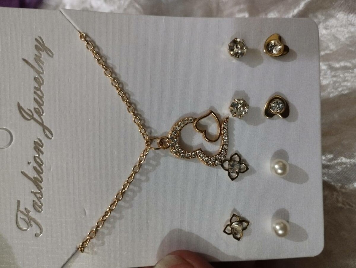 Fancy Heart Pendant Locket Set with Topsor Earings