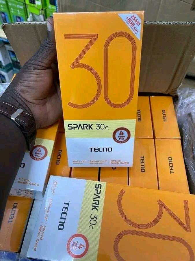 TECNO Spark 30c 5G 256GB 16GB
