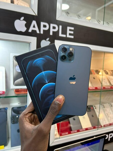 12 Pro Max 128go juste une semaine utilisation